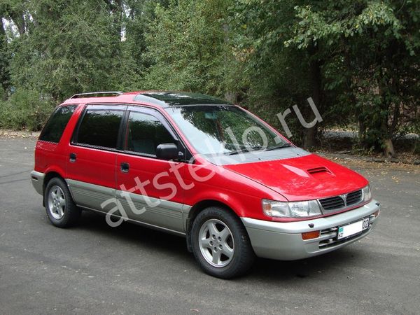 Автостекла Mitsubishi Chariot II c установкой в Москве